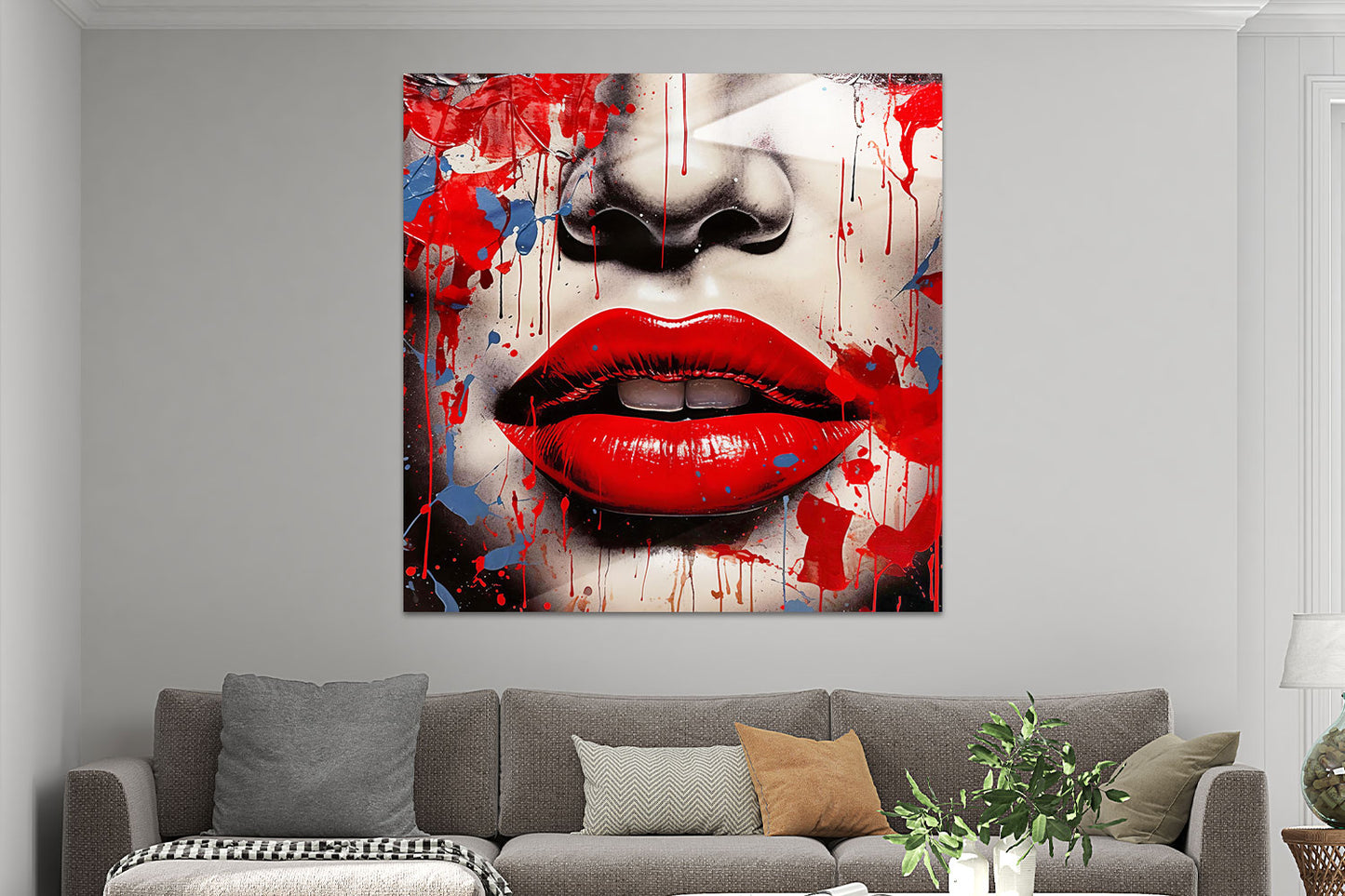 Modernes Pop Art Wandbild von roten Lippen hinter Acrylglas.